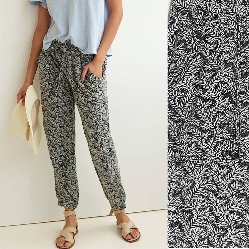 Anthropologie leaf linen pants size S